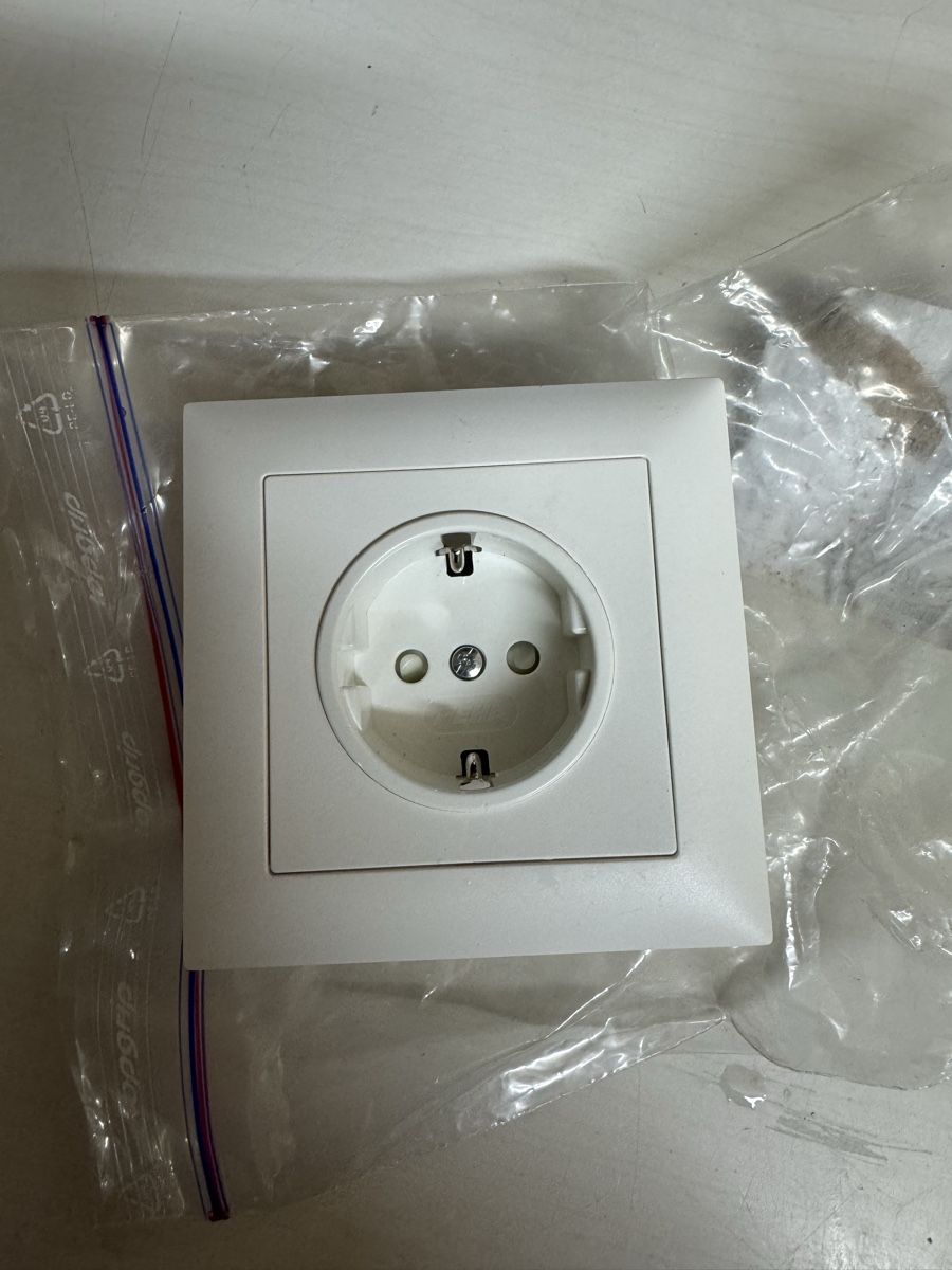 Stecker: Shuko steckdose – Neu (gemäss Beschreibung) aus Zürich von papaplatte
