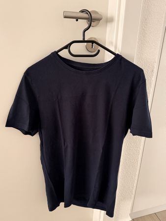 T-shirt homme bleu marine - Taille M - État impeccable!