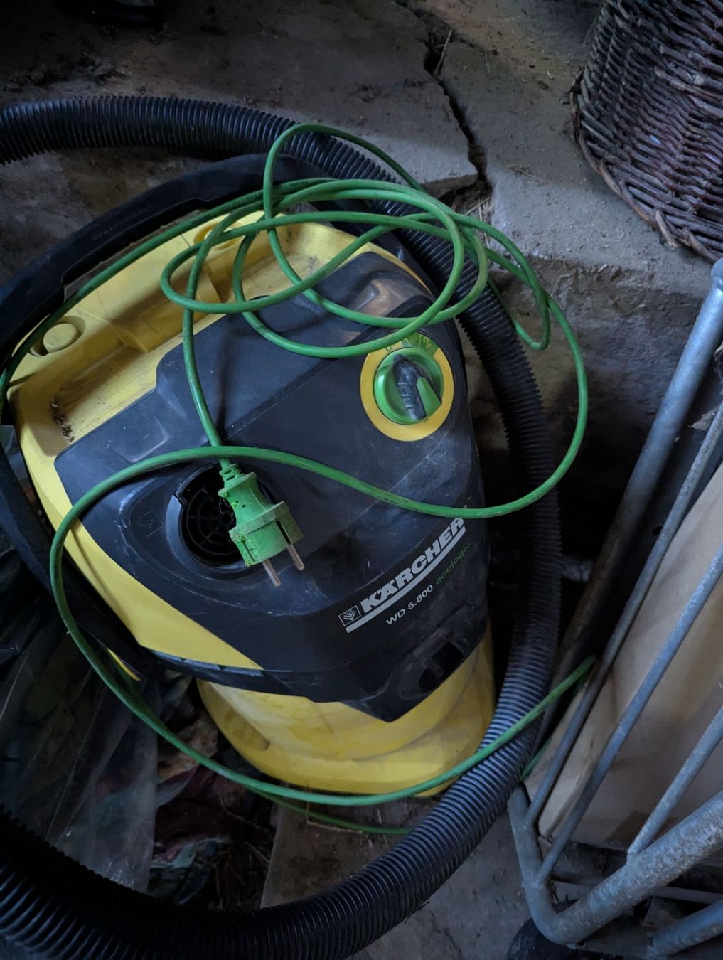 Kärcher Staubsauger & Zubehör: Kärcher Staubsauger WD 5800 ecologic  – Gebraucht aus Zollikerberg von kle_m2sz