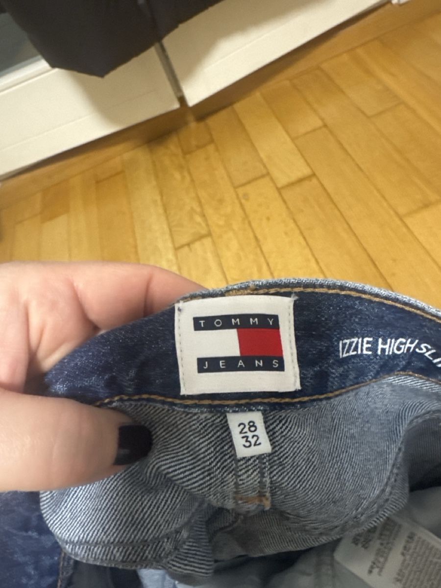 Tommy Hilfiger Jeans: Neue Tommy Jeans Gr. W28 L32 – Nuovo e nell'imballaggio originale da Füllinsdorf venduto da silberstern110 4