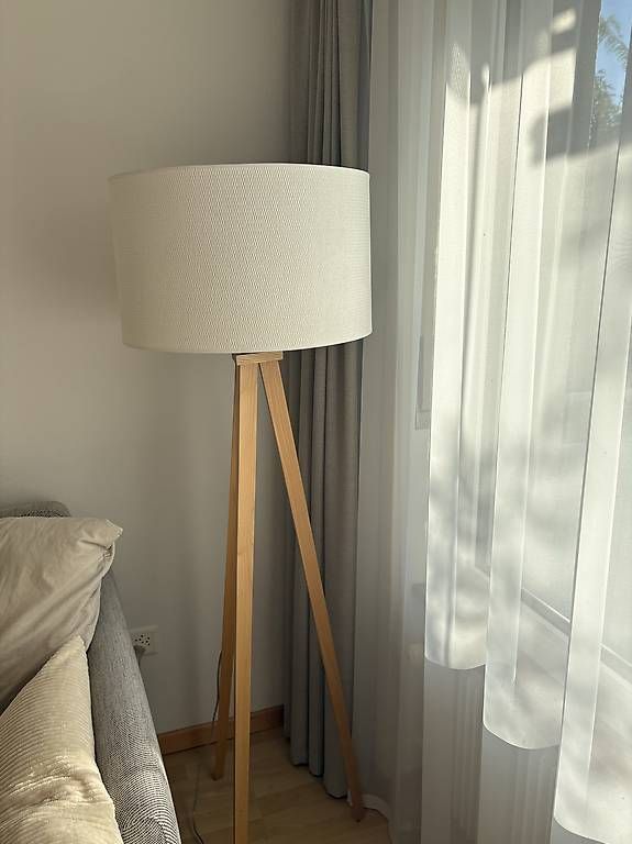 Lampade: Lampe à pied  – Usato da Lyss venduto da chr_6v72 1