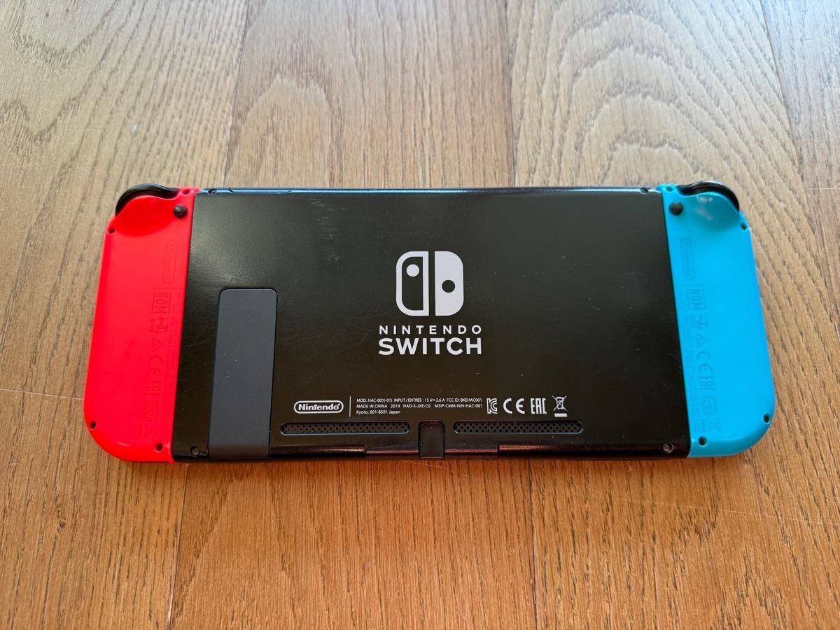 Nintendo Consoles: Nintendo Switch Konsole / gebrauchter Zustand – D'occasion à Läufelfingen par Seraphim13 3