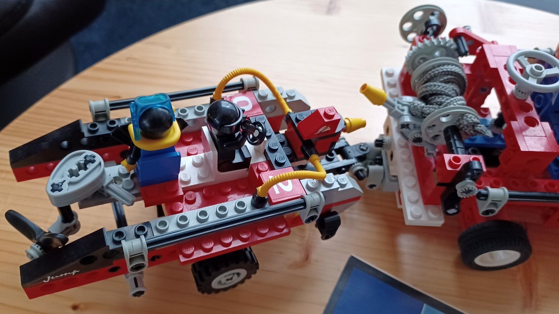 Lego Spielzeuge: Lego Technic Feuerwehrauto + Anhänger mit Boot, Nr. 8280 – Gebraucht aus Lommis von zozzen 2
