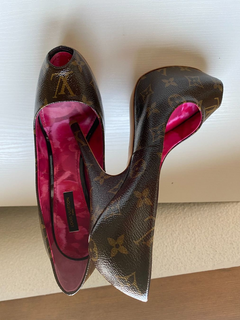 Louis Vuitton Chaussures femmes: Louis VUitton Heels – Neuf avec emballage d'origine à Immensee par doberbaustoffe