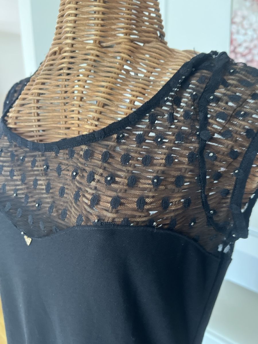 Guess Tops: Guess Top schwarz mit Spitze, 38 – Gebraucht aus Solothurn von Bobesch08 2