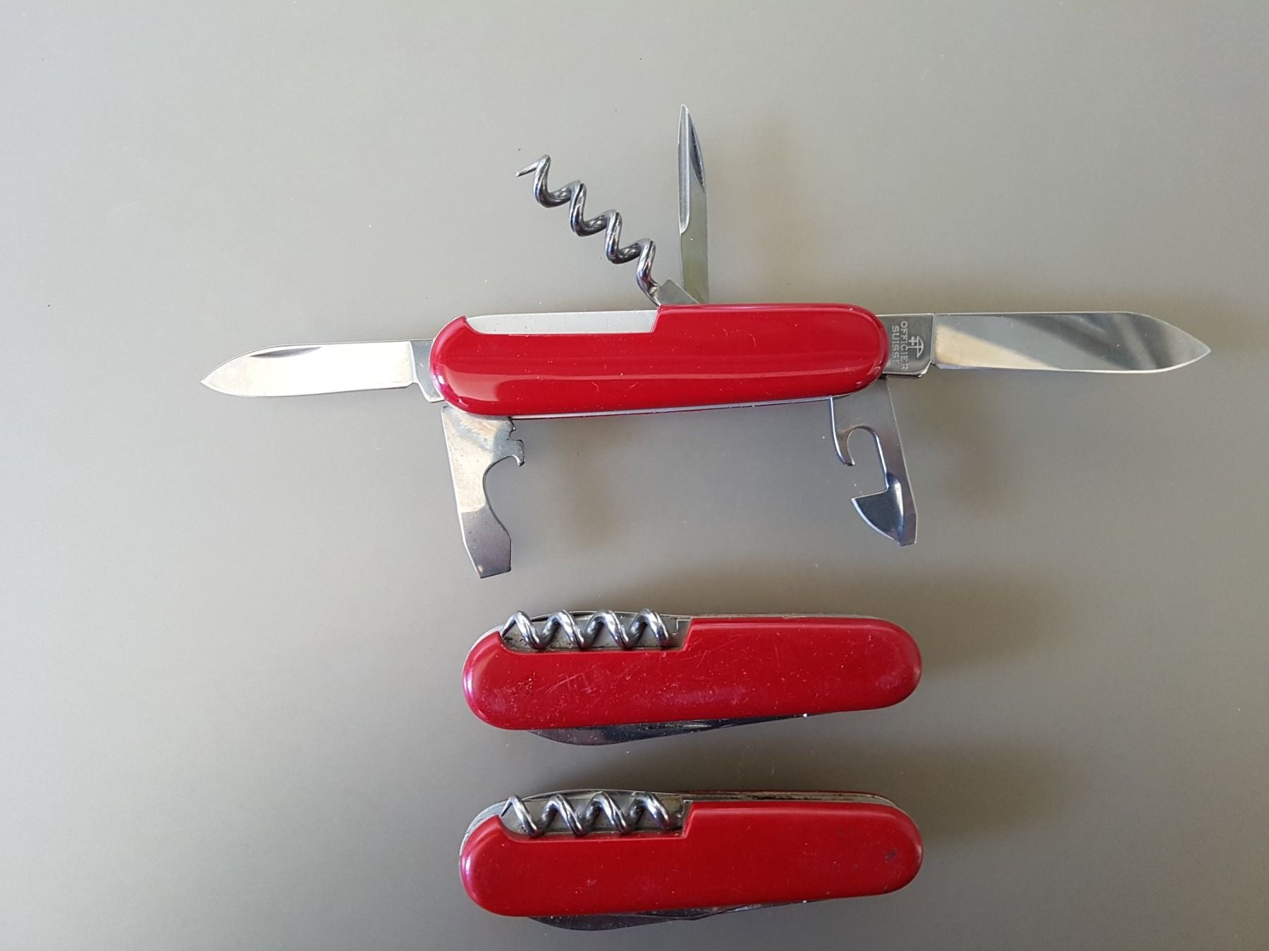 Victorinox Coltelli tascabile: Letzte Gelegenheit / 3 rote Victorinox Sackmesser 6-teilig – Usato da Riehen venduto da robs2026