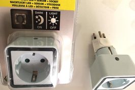 2 in 1 LED Nachtlicht mit Schuko / Schweiz Adapter