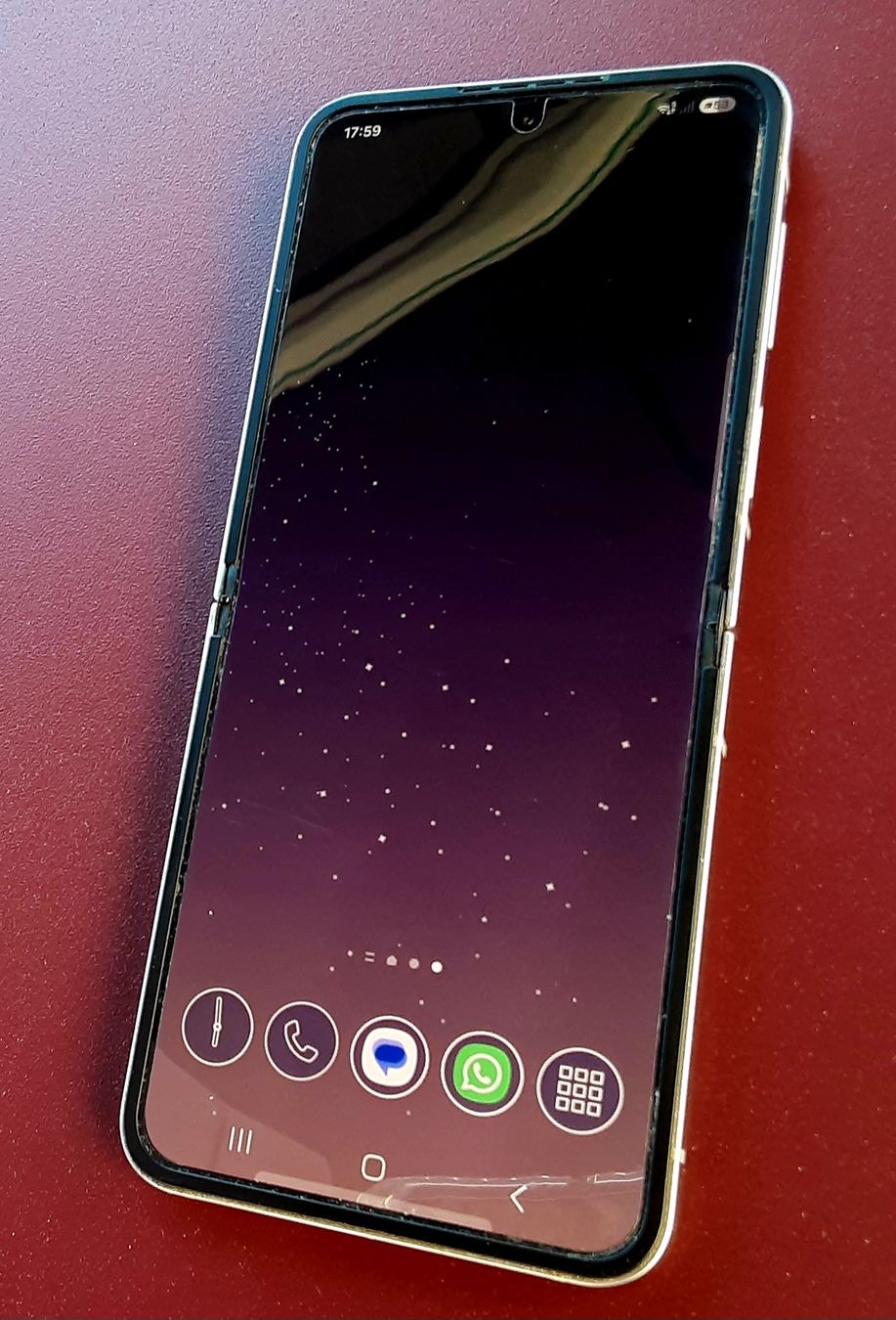 Samsung Handys / Smartphones: Galaxy Z Flip 6 – Gebraucht aus Valeyres-sous-Rances von Untitled 4