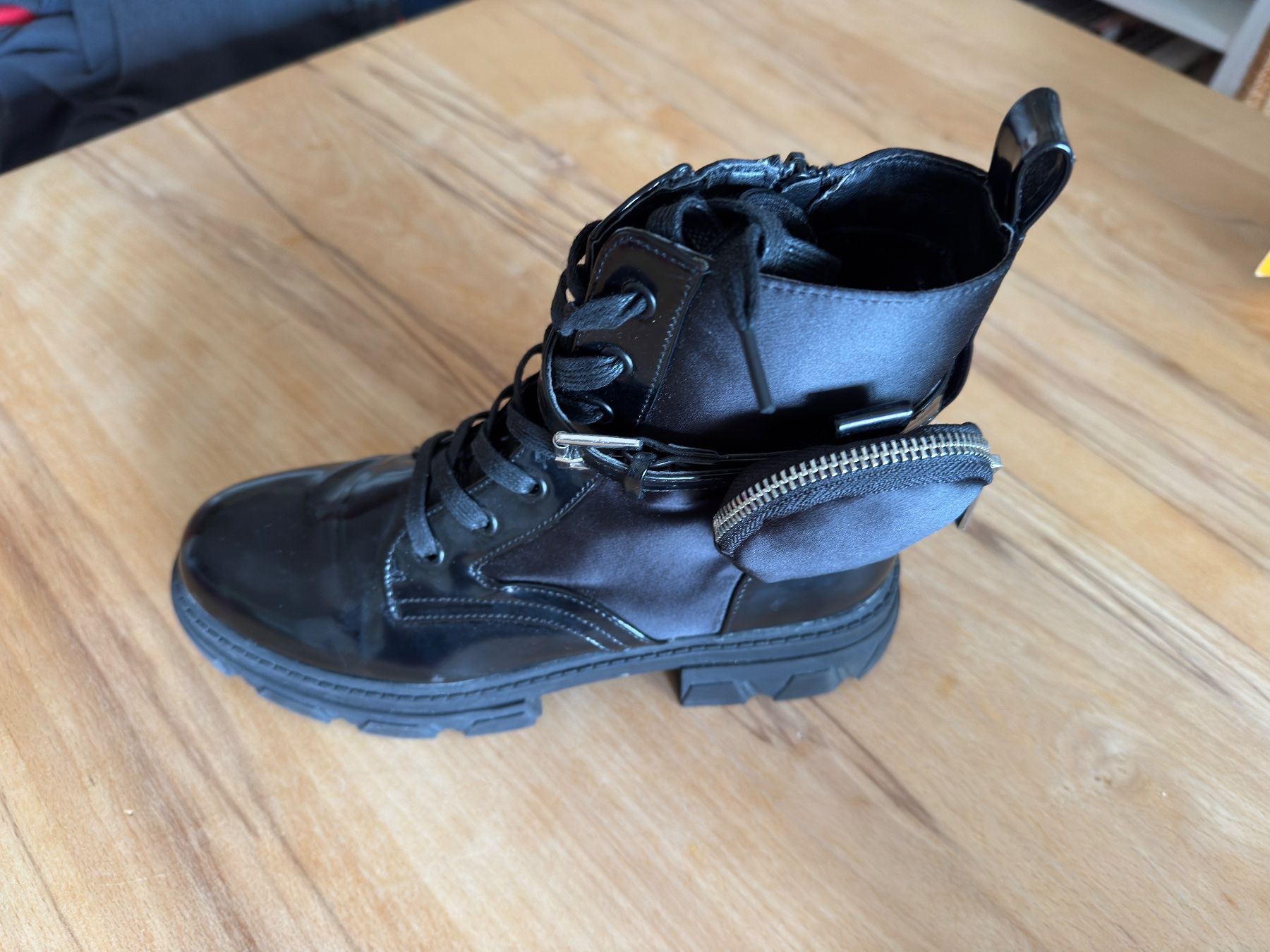 Scarpe da donna: Schuhe Damen – Usato da Hombrechtikon venduto da Dokmasa 4