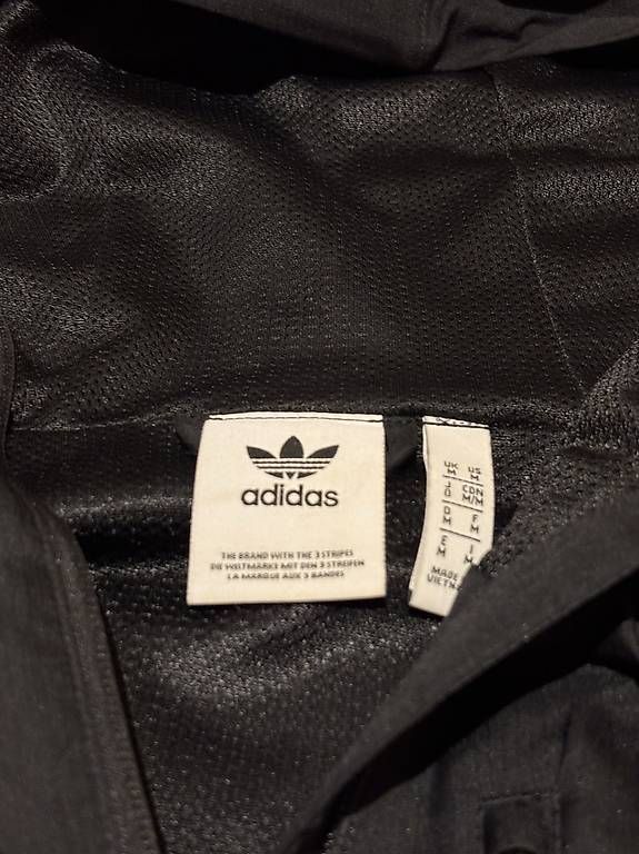 Giacche: Schwarze Adidas Jacke M – Usato da Pfyn venduto da joe_6hkp 3