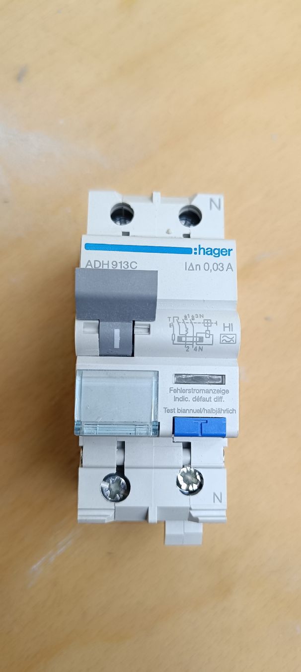 Hager Alimentazione elettrica: 13A/30 mA FILS gebraucht – Usato da Bonstetten venduto da Promix1 1