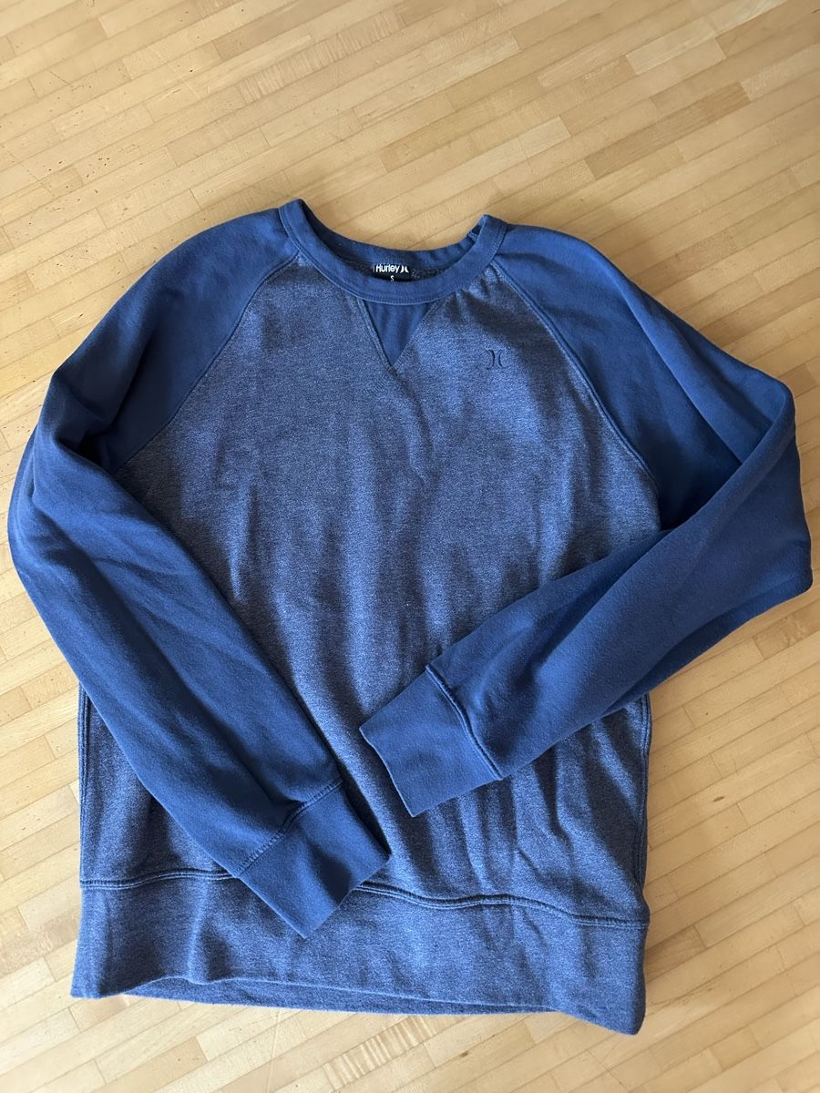 Nike Kleiderpakete: Champion, Nike, Hurley Sweaters Gr. S – Gebraucht aus Luzern von Joonster123 5