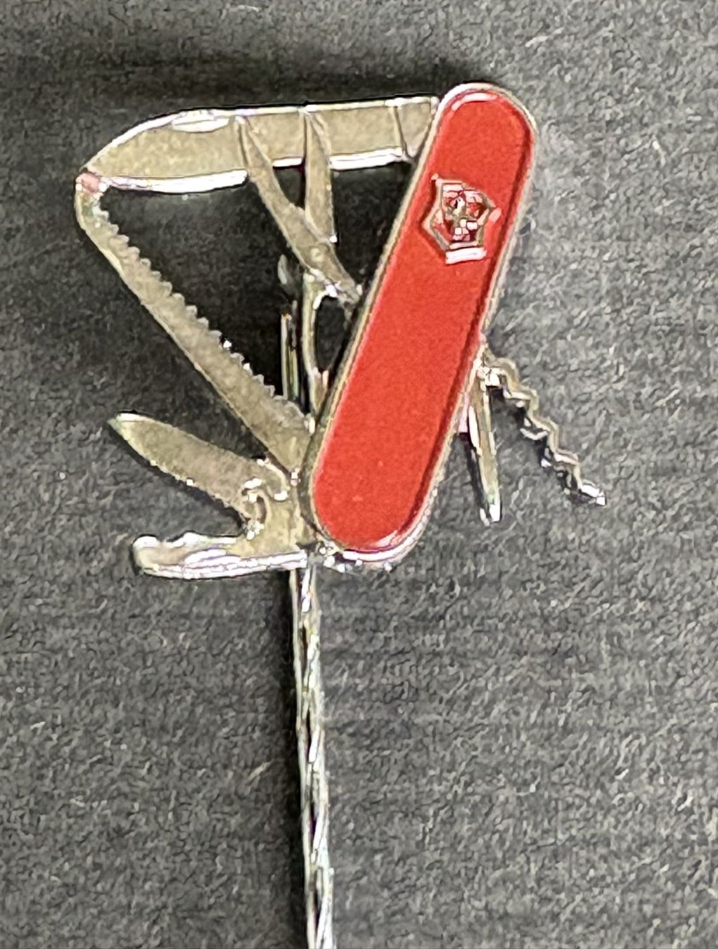 Victorinox Couteaux de poche: ANSTECKNADEL VICTORINOX – D'occasion à Ostermundigen par wini63