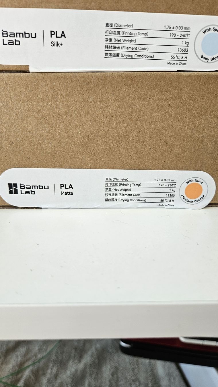 Bambu Lab 3D Drucker: 6x Bambu Lab PLA Filamente, neu und Originalverpackt – Neu und originalverpackt aus Zug von Kira_6300 1