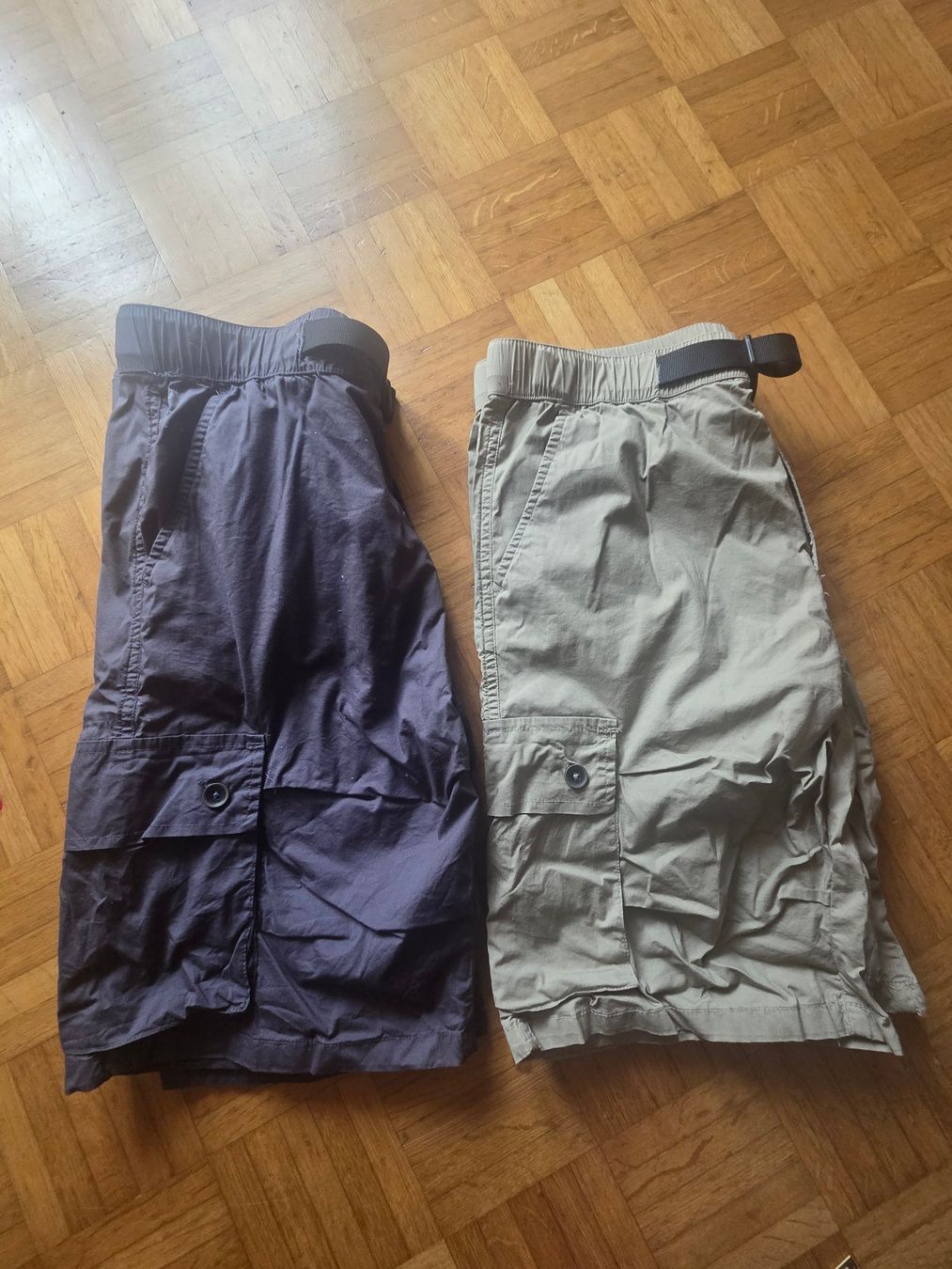 Pantalons: 2 Shorts Gr. L – D'occasion à Basel par Roundtrip