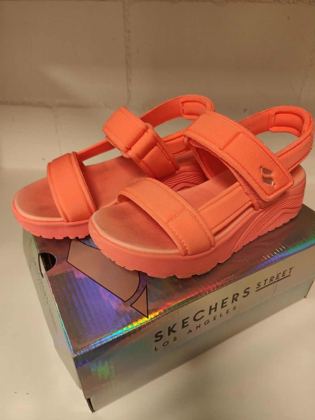 Skechers Scarpe per ragazze: skecherd sandalen – Usato da Veltheim AG venduto da Di.N.C.G