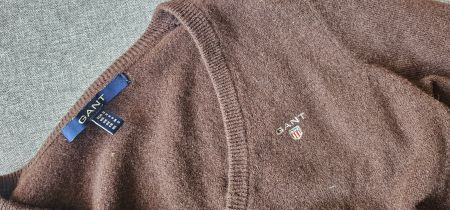 Neuwertiger dunkelbrauner GANT Pullover