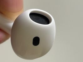 Apple AirPods (4ème génération) comme neuf! Écouteur droit