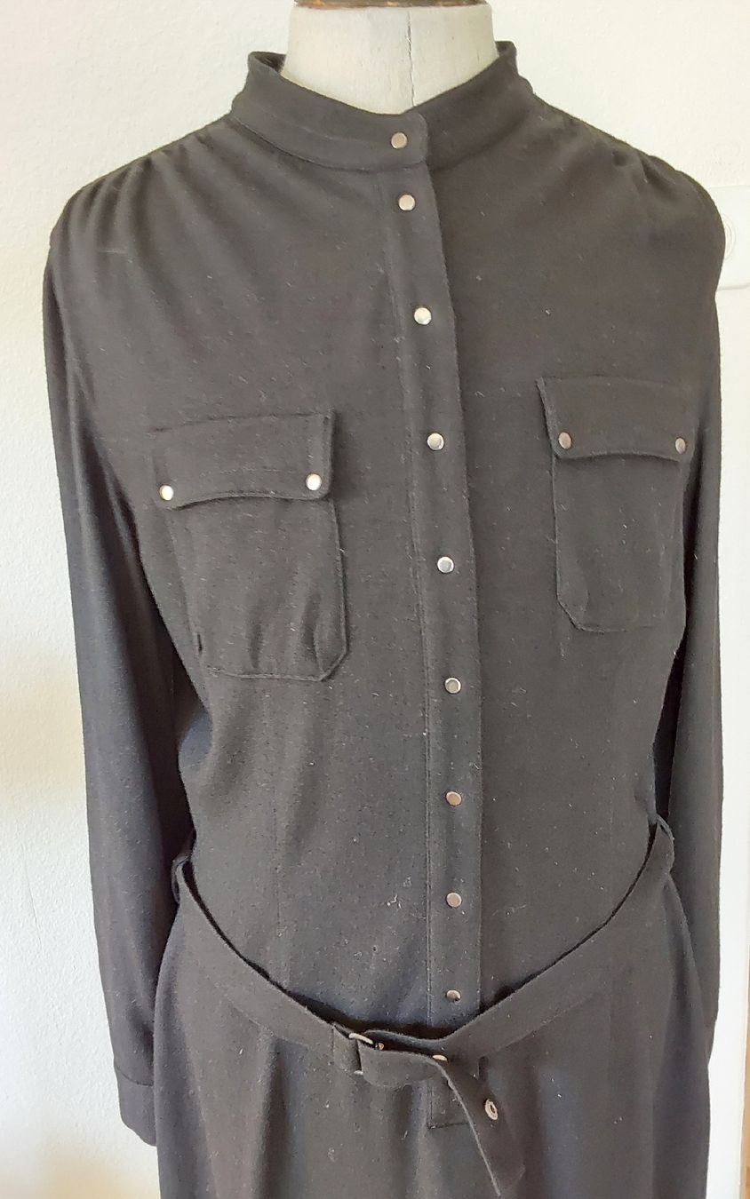 Windsor Vestiti: Kleid Windsor 44 Wolle schwarz – Usato da Köniz venduto da scopello12 4