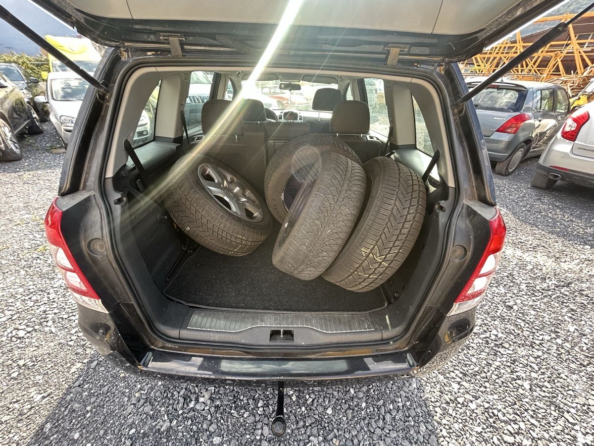 Opel Autos: OPEL Zafira 2.2i 16V - 7-Plätzer – D'occasion à Sargans par automobilen 9