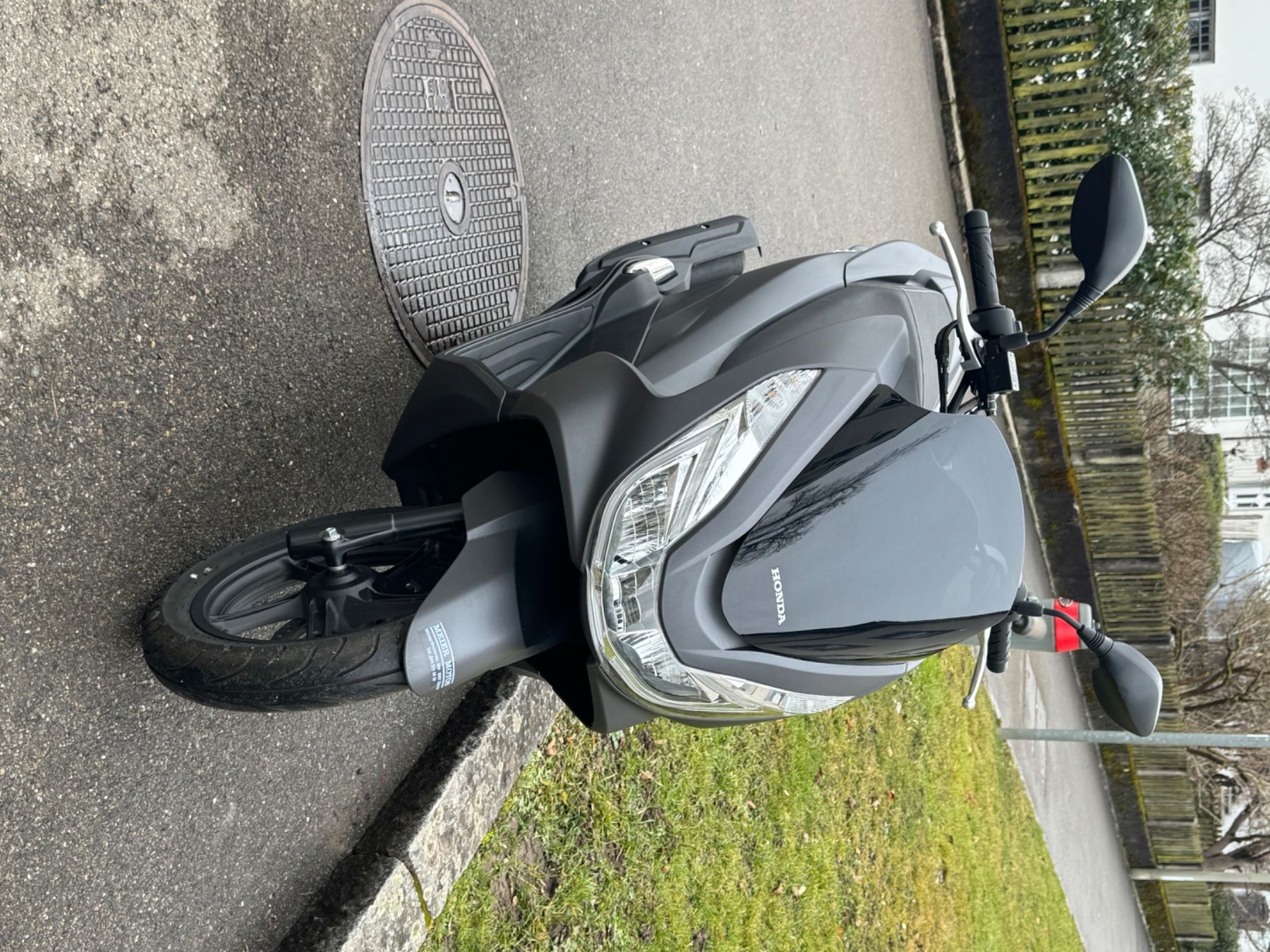 Honda Scooters: Honda pcx 125 – D'occasion à Zürich par Sparta365 1