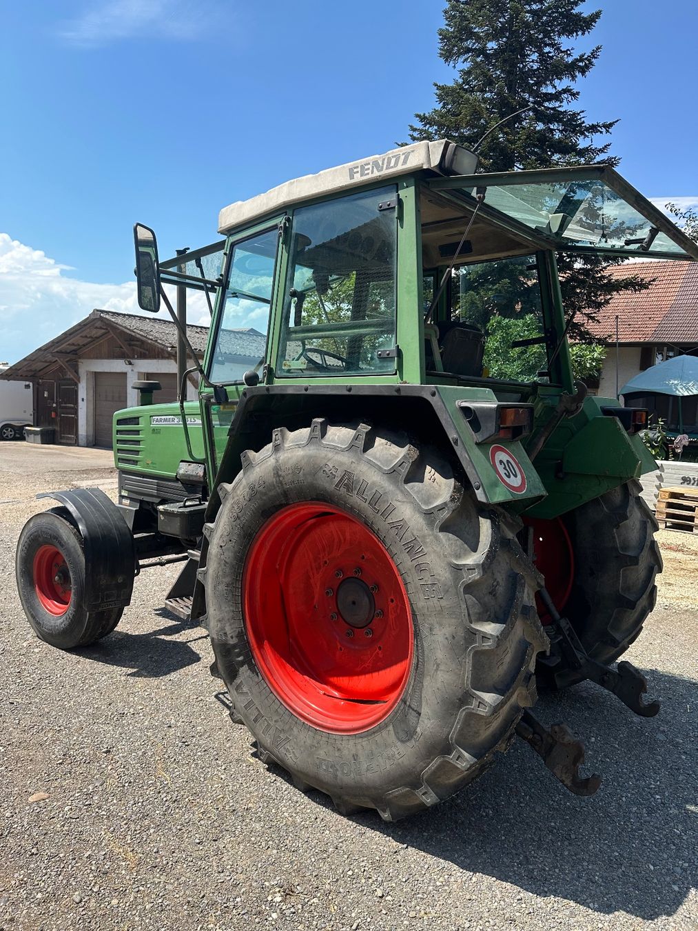Fendt Tracteurs: Fendt Farmer 304 LS – D'occasion à Treiten par rom_rvf7 3