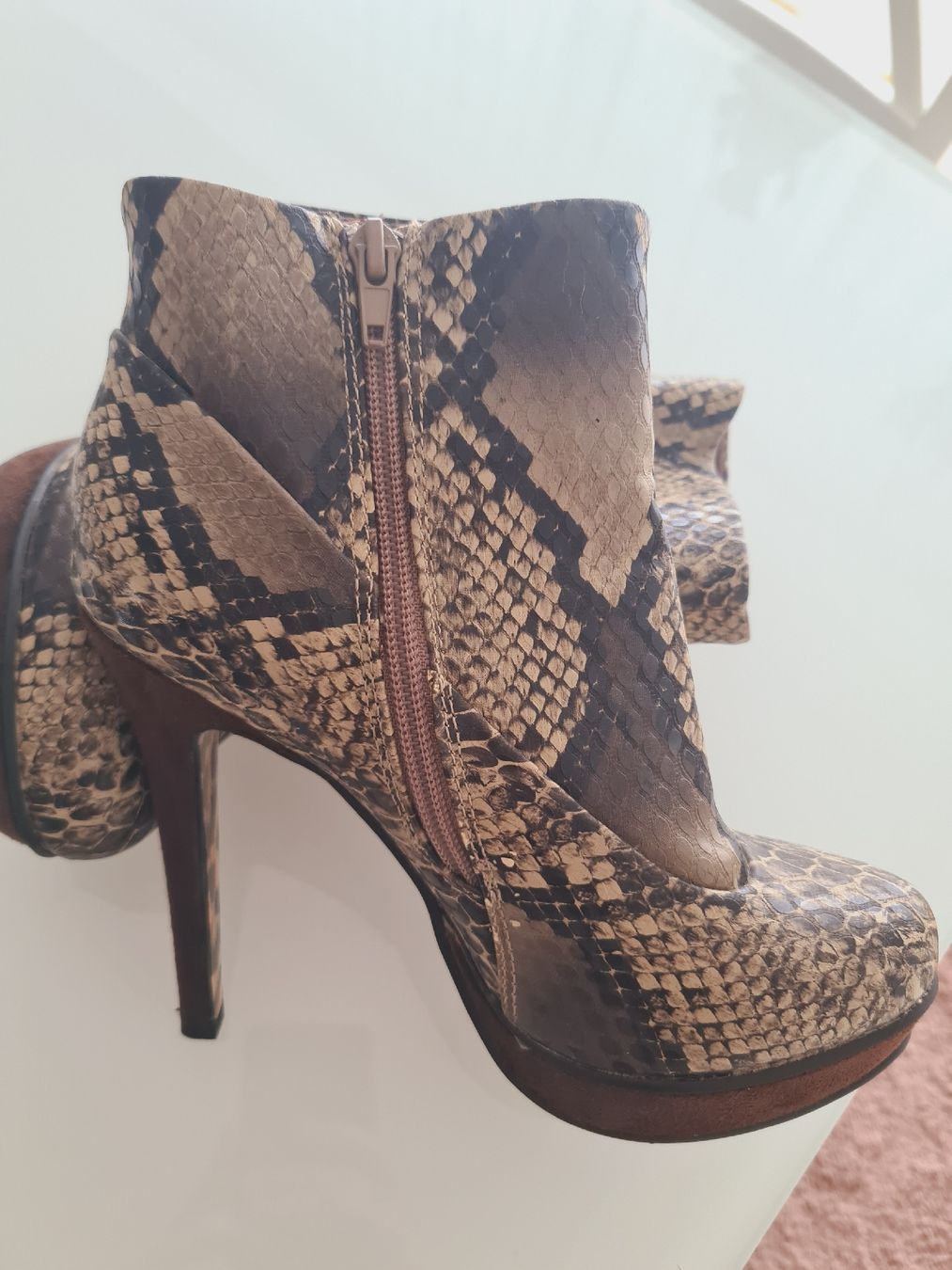 Scarpe da donna: Schlangenmuster Stiefeletten, Grösse 37 – Nuovo (secondo la descrizione) da Zollikofen venduto da melanie057 3