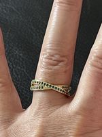 Jolie bague plaquée jaune 52 pierres fines  émeraudes