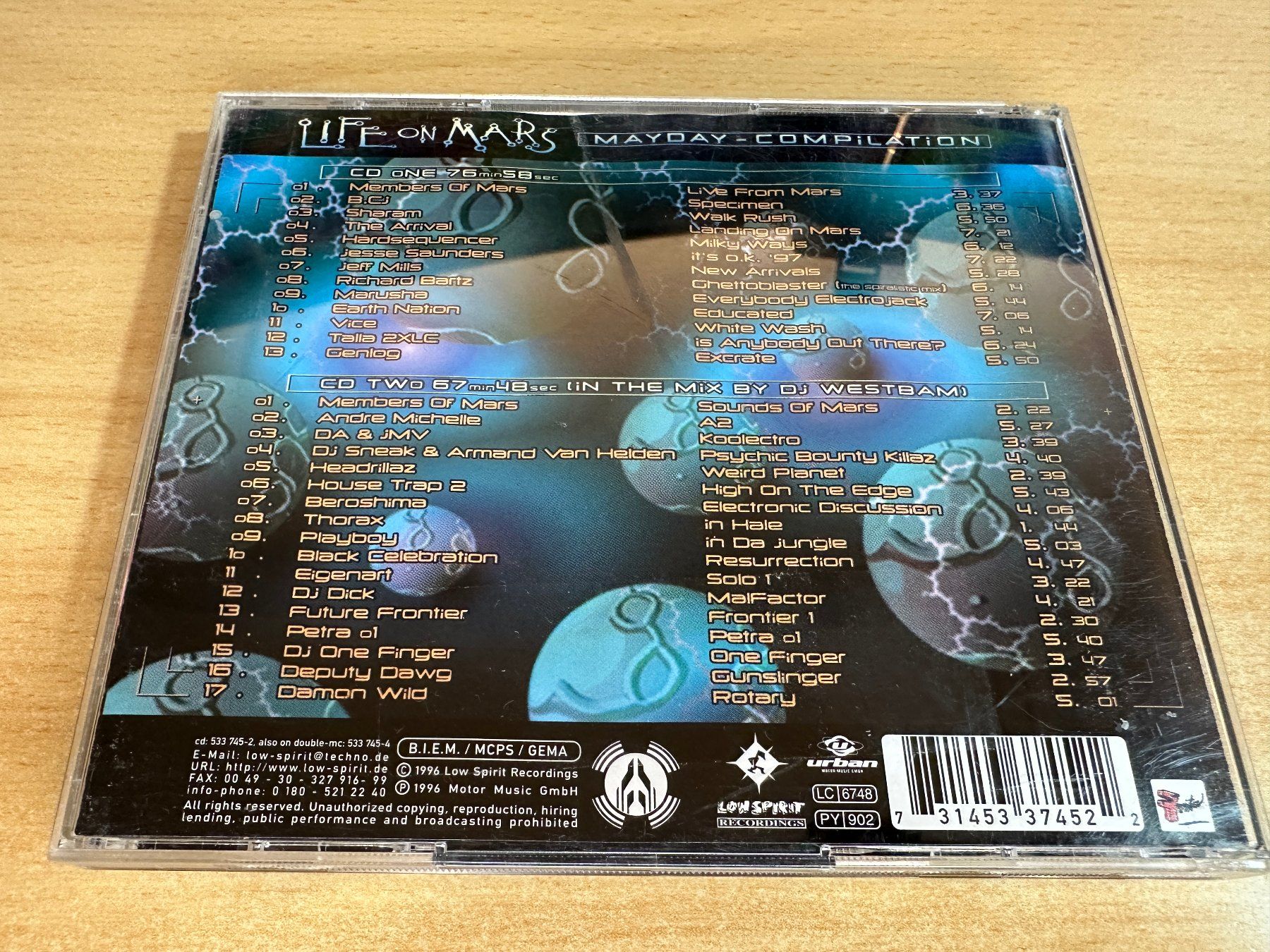 CDs: T8 Various – Mayday - Life On Mars - 2 CD – Gebraucht aus Rikon im Tösstal von Alpenmutz 1