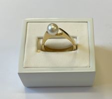 Damenring mit Perle 18Karat Gelbgold