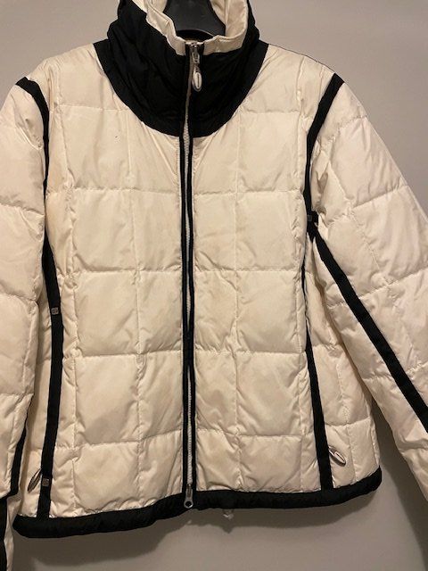 Vestes: Damen-Daunenjacke – D'occasion à Wermatswil par TAndry