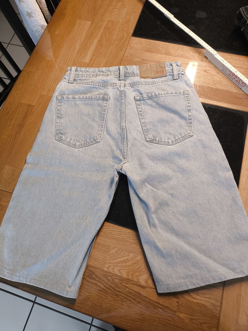 Jeans: Kurze Hose Gr.27 – Usato da Burgdorf venduto da Ropajesi 3