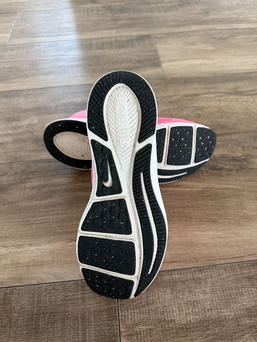 Nike Scarpe da donna: Pinke Nike Star Runner Schuhe, Grösse 39 – Usato da Wangen b. Olten venduto da Olten86 2