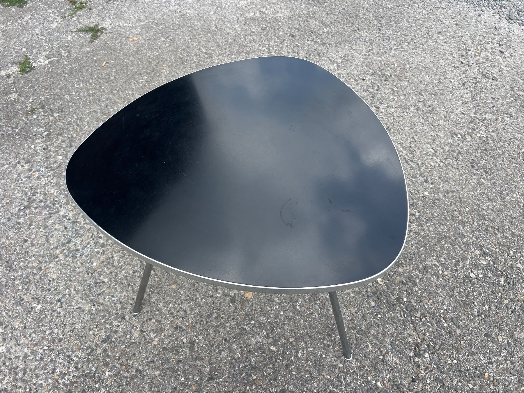 Tables: Mid-Century Tripod Couchtisch – D'occasion à Otelfingen par Yossi-68 6