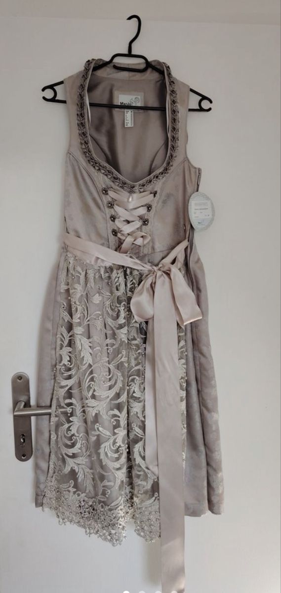 Vestiti: Wunderschönes Marjo Dirndl Gr. 36 – Nuovo (secondo la descrizione) da Aesch LU venduto da kykariz