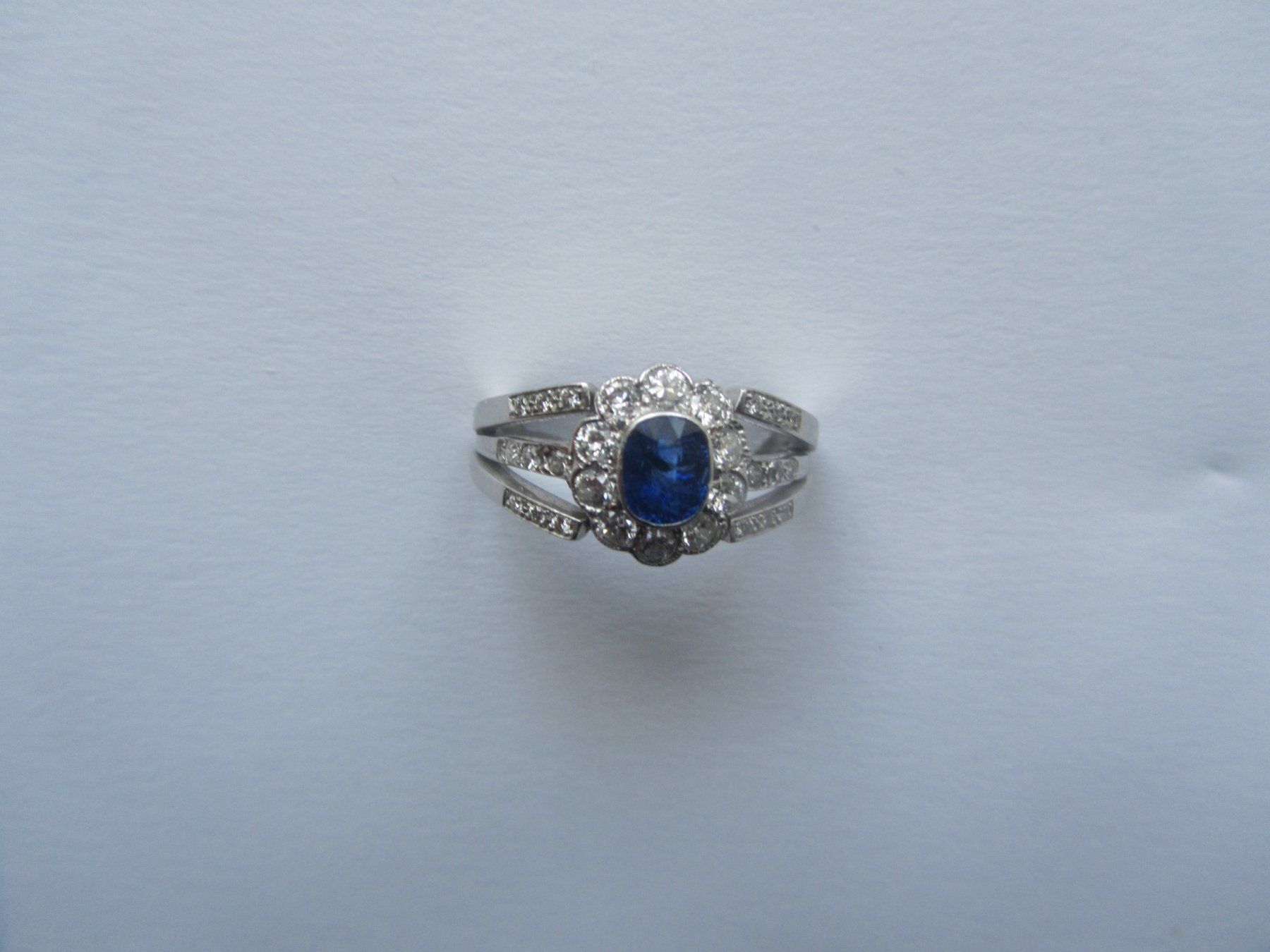 Anelli: Saphir-Brillant Ring-18 K.Weissgold – Usato da Luzern venduto da Lucernauno 1