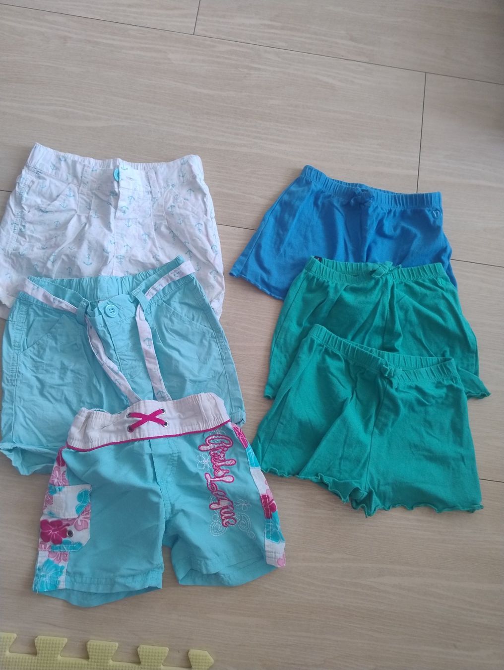 Lotti & Set di vestiti: Kurze Hosen Gr. 98 – Usato da Bätterkinden venduto da livingdreams