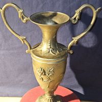 Antike Vase aus Zinn mit Rosenmuster, Vintage Deko!