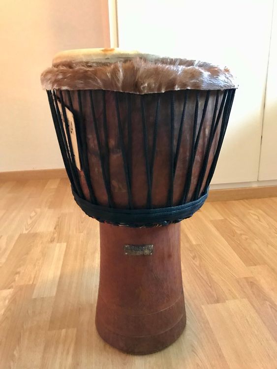 Djembé Kambala (afrikanische Trommel) mit Hülle, neu Kaufen auf Ricardo