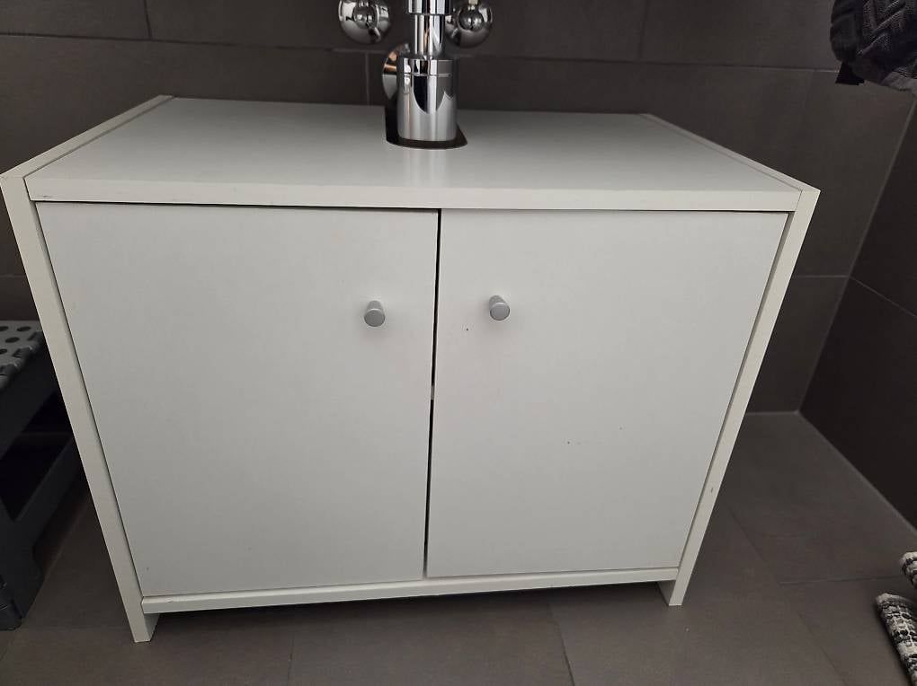 Badezimmermöbel: Lavabo-Schrank weiss – Gebraucht aus Wigoltingen von Chanti.89