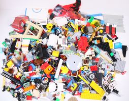 1.5 kg. Legoteile mit Minifiguren