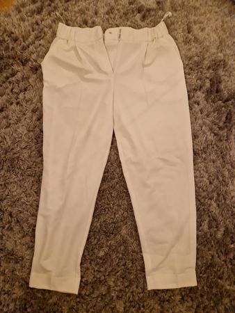 Weisse Stoffhose in grösse 40. Sehr gute Qualität!