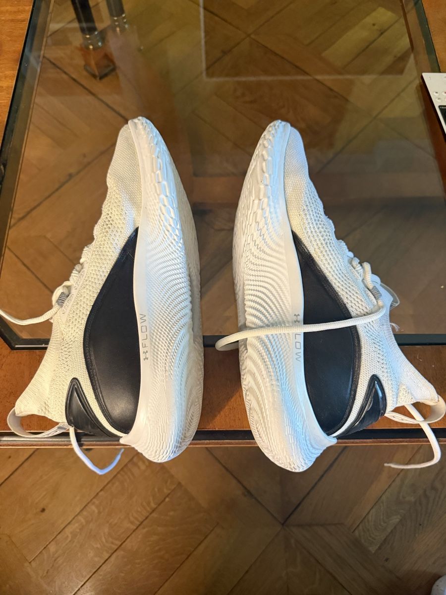 Under Armour Scarpe da uomo: Under Armour Curry Flow 8 sneakers – Nuovo (secondo la descrizione) da Morges venduto da osc_klm9 1