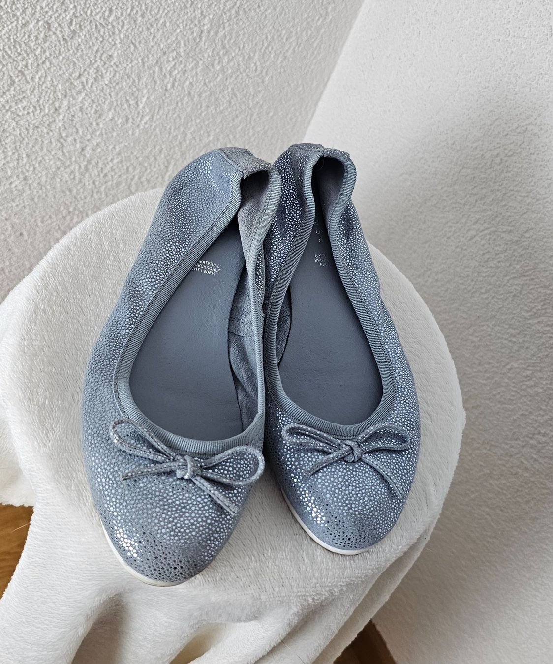 Scarpe da donna: Varese Ballerinas, hellblau Leder Gr. 36 – Usato da Füllinsdorf venduto da Sunnebliemli7