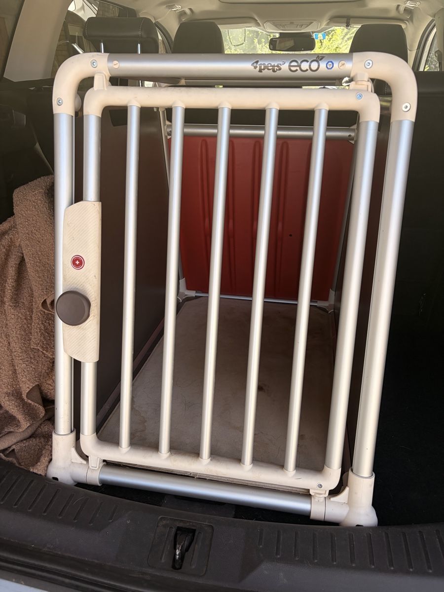 4pets Gabbie, trasporto & Sicurezza: Hundebox Auto 4Pets Eco M – Usato da Tuttwil venduto da Tuttli75