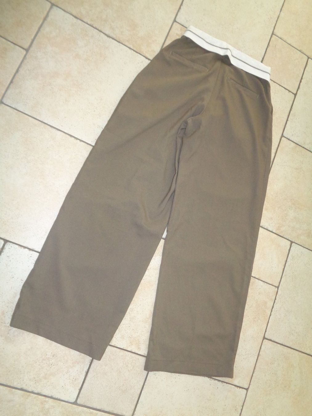 Bershka Pantalons: Hose  Bershka  Grösse 36 – D'occasion à Kreuzlingen par Robi-2003 2