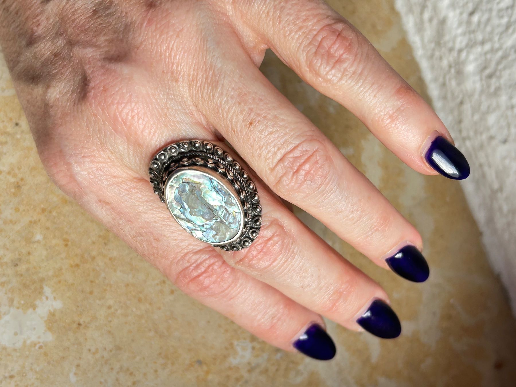 Bagues: Vintage Ring, Silberlook mit Abalone (Grösse 58) – D'occasion à Laufen par belleskulptur 1