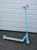 Trottinette turquoise pour enfant, poignées roses