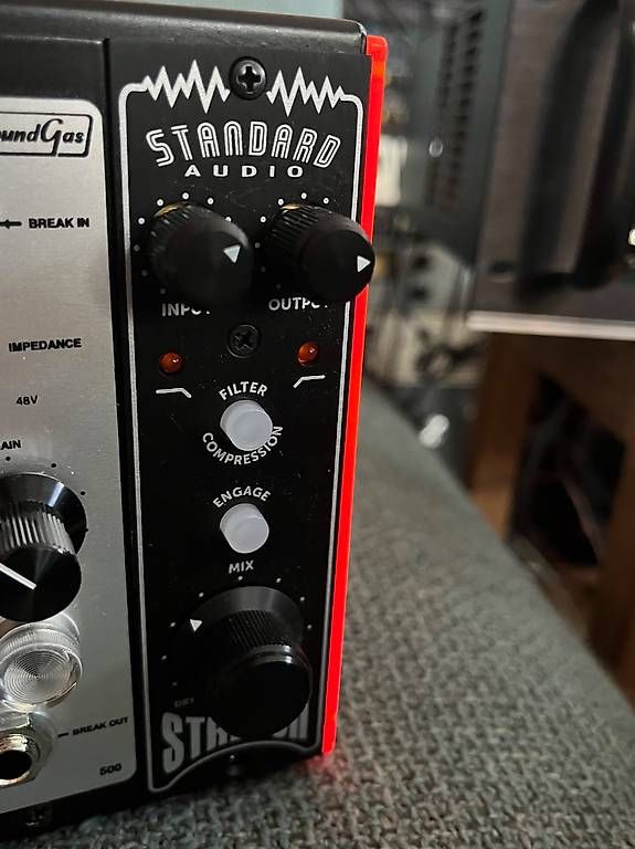 Componenti elettronici: Standard Audio Stretch (API 500 Modul) – Usato da Zürich venduto da Besije