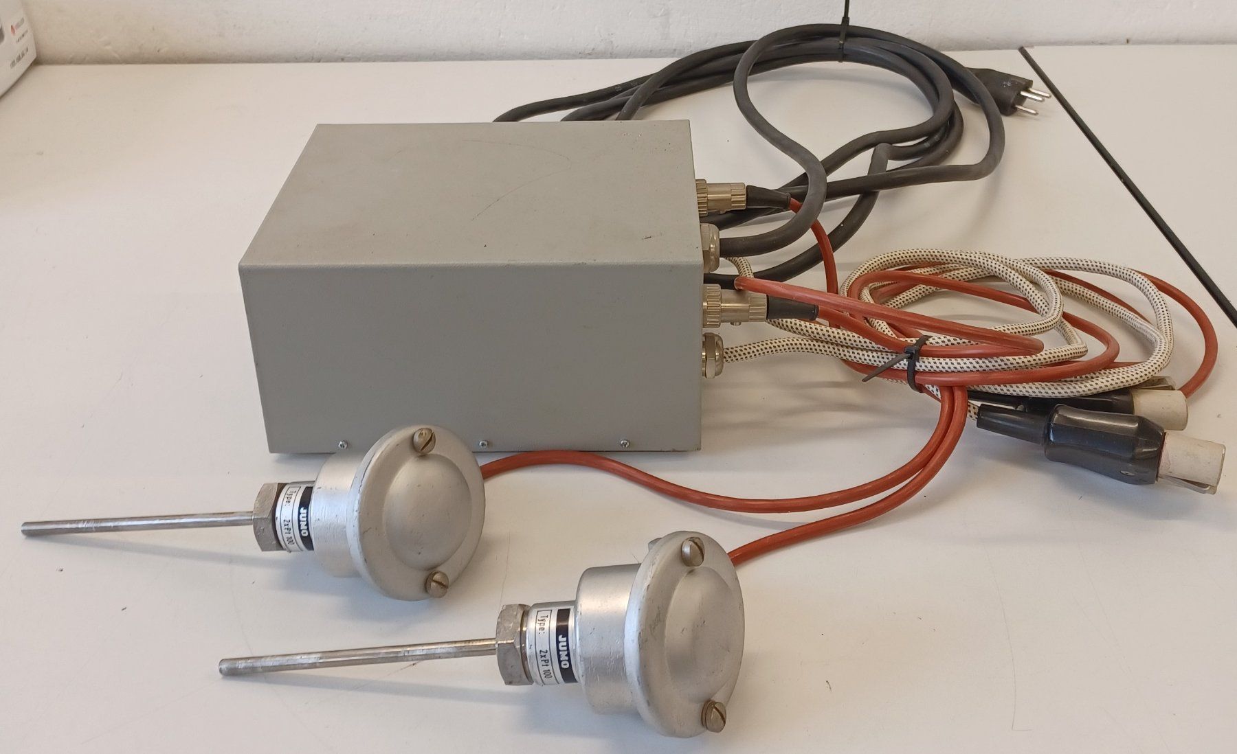 Laborzubehör: Temperature controller – Defekt aus Niederdorf von LeptonAG_Labor 2